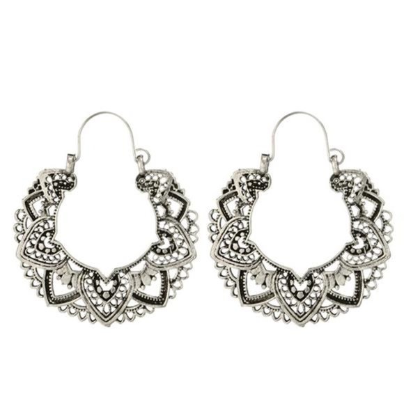 Women Boho Lotus Jewelry Ethnic Drop Earrings - Picture 2 of 3